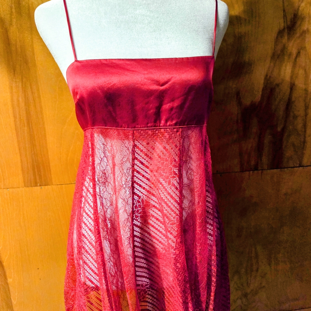 Victoria’s Secret VTG ‘03 Red Silk Satin & Lace Nightie Chemise Small